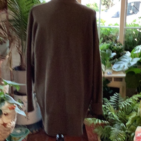 Size XXL OLIVE GREEN CARDIGAN SWEATER WITH TWO FRONT POCKETS ! - Picture 8 of 10